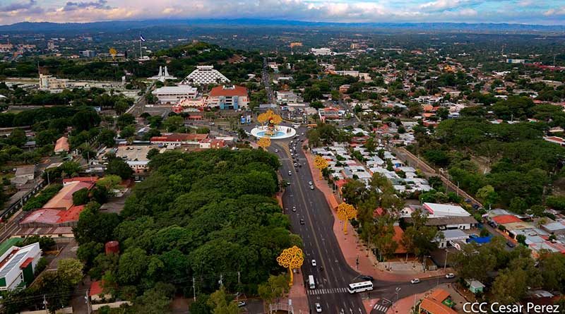 Vista aérea de la Avenida Bolívar en Managua