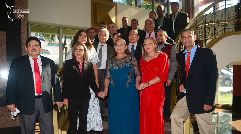 Desde el Crown Plaza, las 12 nuevas leyendas que ingresaron al Salón de la Fama del Deporte Nicaragüense.