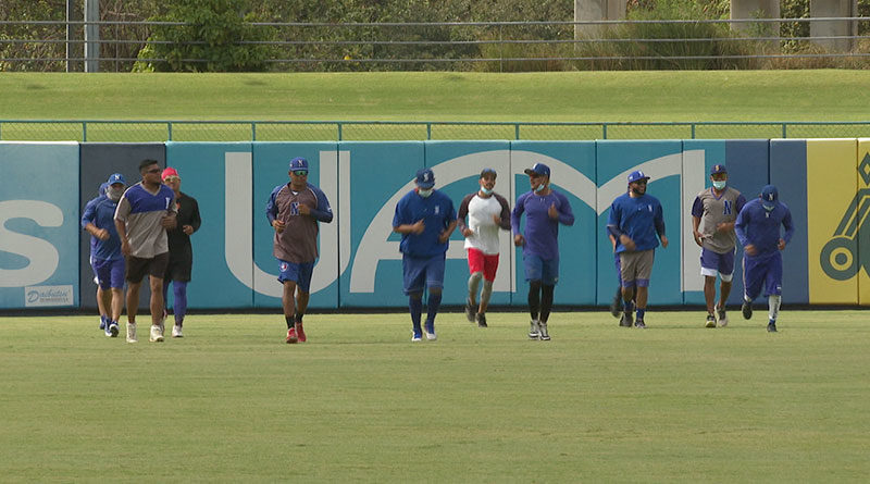 Jugadores de Preselección de Nicaragua durante un entrenamiento en el Estadio Nacional de Managua de cara al Preolímpico de las Américas.