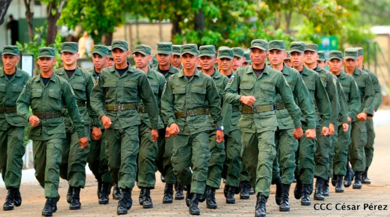 Soldados del Ejército de Nicaragua movilizándose en bloque