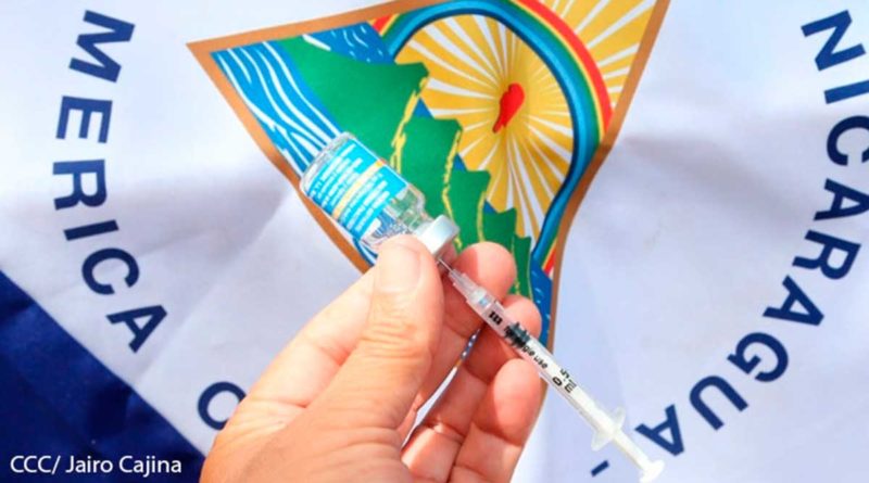 Vacuna contra el Covid-19 con la Bandera de Nicaragua