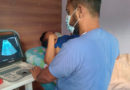 Personal médico del Ministerio de Salud de Nicaragua brindando consulta médica en clínica móvil del distrito III de Managua