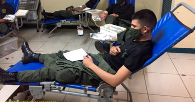 Efectivos militares del Ejercito de Nicaragua participando en la jornada de donación de sangre