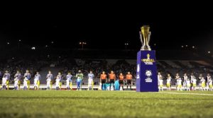 El trofeo Tepetl durante el primer juego de final entre el Managua FC y el Caciques Diriangén.