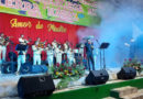 Escenario sobre el cual están mariachis y cantantes de INCANTO, durante el concierto dedicado a las madres en Chinandega