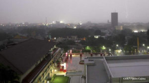 Vista de Managua bajo la lluvia
