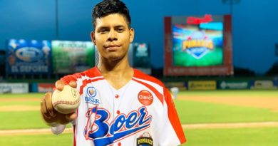 Santos Jarquín de los Indios del Bóer logró segundo No-Hitter en el Pomares