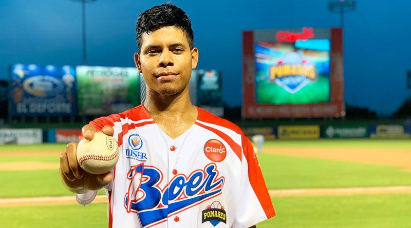 Santos Jarquín de los Indios del Bóer logró segundo No-Hitter en el Pomares