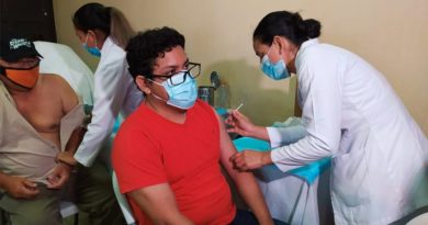 Personal de salud de primer línea recibieron la primera dosis de la vacuna contra el Covid-19, en Hospital Manolo Morales de Managua, lunes 31 de mayo de 20201.