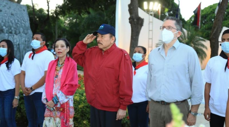 Comandante Daniel Ortega, Vicepresidenta de Nicaragua y Carlos Fonseca Terán