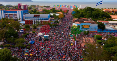 Cientos de miles de nicaragüenses congregados en la Avenida de Bolívar a Chávez de Managua, celebrando el 40 aniversario del triunfo de la Revolución Popular Sandinista.