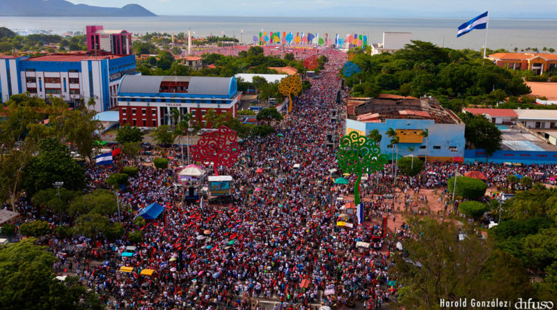 Cientos de miles de nicaragüenses congregados en la Avenida de Bolívar a Chávez de Managua, celebrando el 40 aniversario del triunfo de la Revolución Popular Sandinista.