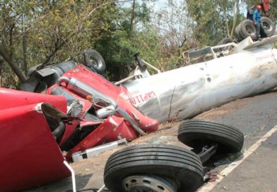 Conductor de 20 años falleció a consecuencia de accidente de tránsito entre dos camiones en el empalme El Jobo en Matiguás, Matagalpa.