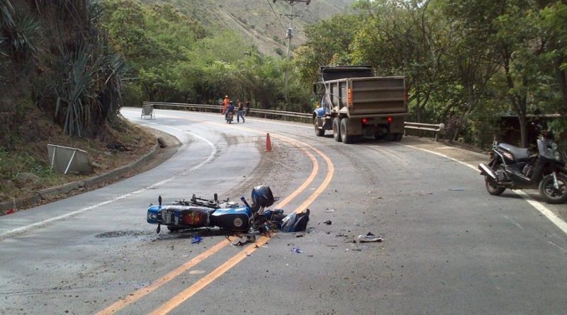 Fallecieron 2 motociclistas y un pasajero en accidentes de tránsito en Santa María de Pantasma, Jinotega y en Nagarote, León.