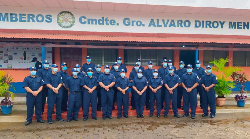 Nuevos miembros del Cuerpo Unificado de Bomberos.