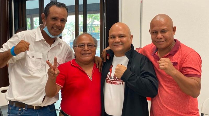 Eddy Sáenz, “Polvorita” Martínez, Rosendo Álvarez y Julio “Yambito” Gamboa en el encuentro de boxeadores de los 80s y 90s en el Parque Japón en Managua.