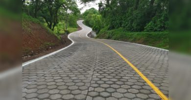 carretera adoquinada Río Blanco-Bocana de Paiwas