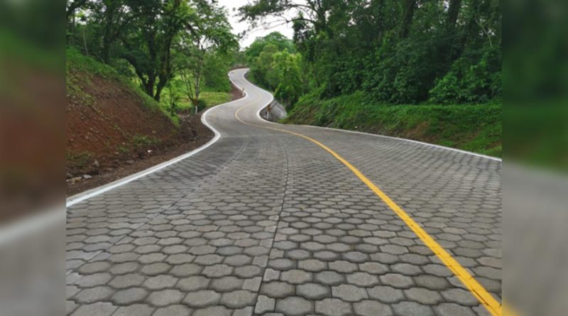 carretera adoquinada Río Blanco-Bocana de Paiwas