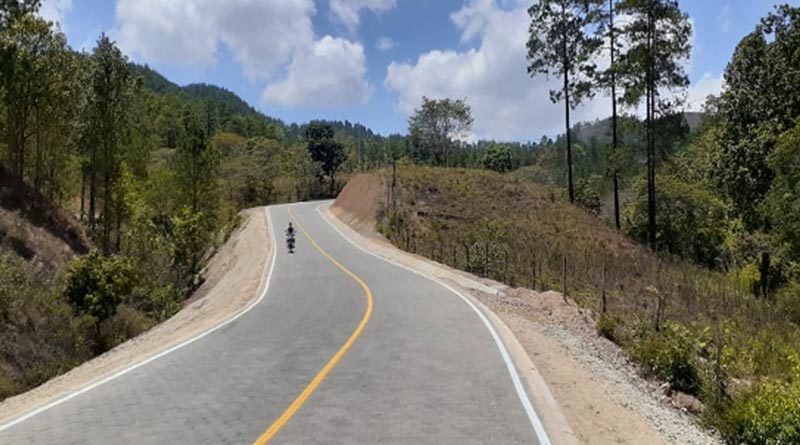 Carretera adoquinada entre Ococona y Cualiguate en Macuelizo