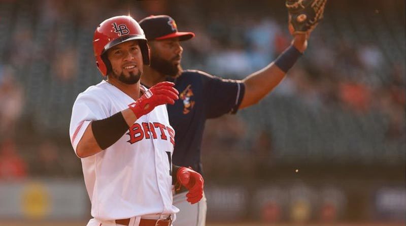 Cheslor Cuthbert durante un juego con los Louisville Bats