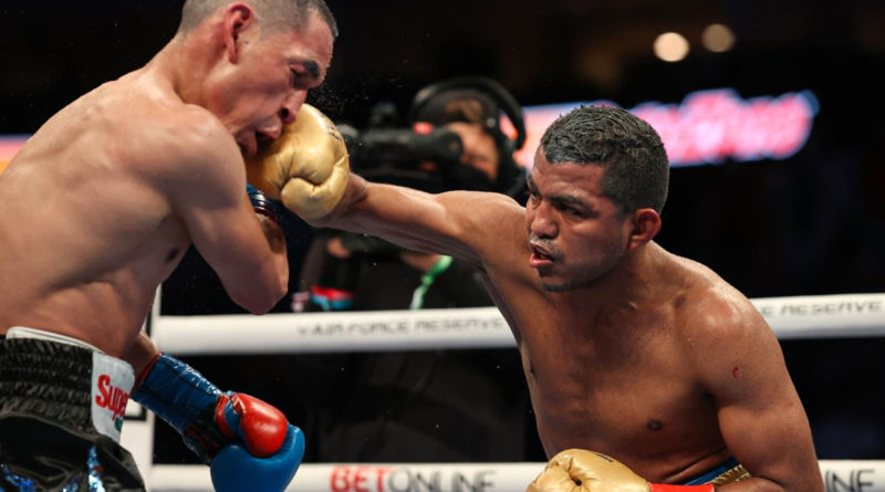 omán “Chocolatito” González y Juan Francisco “El Gallo” Estrada durante su segunda pelea en Estados Unidos.