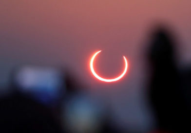Fotografía que muestra un eclipse solar anular