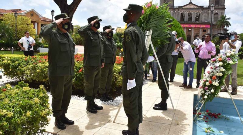 Ejército de Nicaragua colocó ofrenda floral ante el mausoleo del Héroe Nacional, Comandante Carlos Fonseca