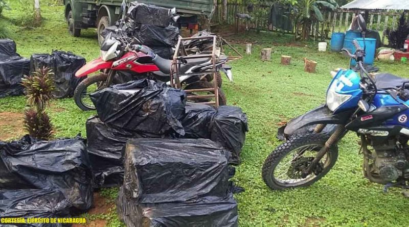 Motocicletas y cajas de cigarros retenidas por el Ejército de Nicaragua