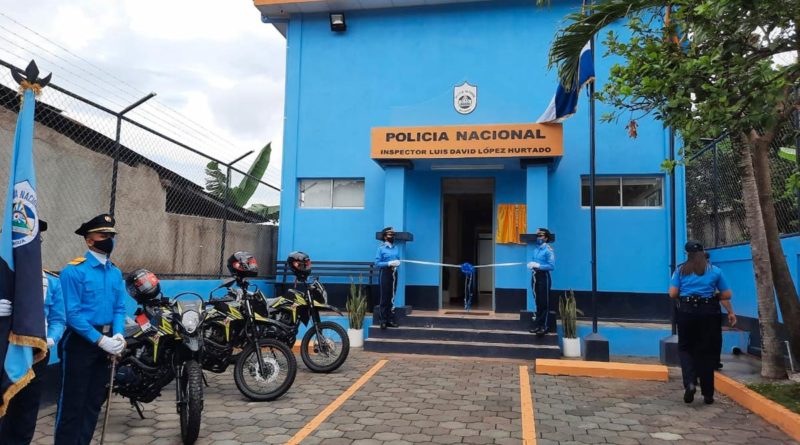 Efectivos de la Policía Nacional durante la inauguración de la Estación Policial Inspector Luis David López Hurtado en Cuapa, Chontales.