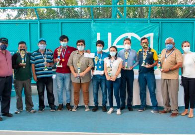 Jóvenes premiados en el Torneo de Ajedrez en memoria a Xavier Araquistain.en la UAM.