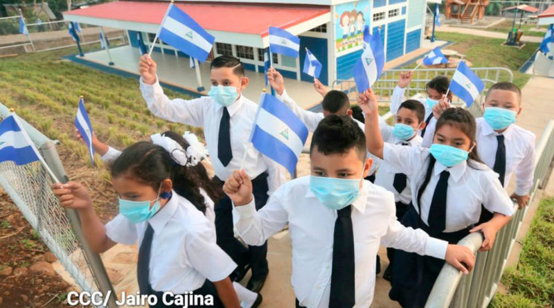 Estuantes nicaragüenses iniciando el segundo semestre del año escolar 2021