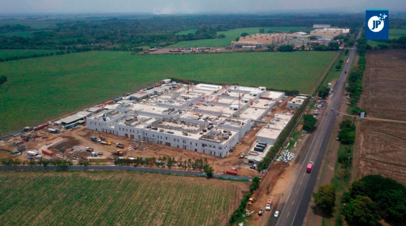 Hospital Departamental de Chinandega, la mega construcción de este moderno hospital de 2 plantas, tiene una longitud de 34 mil metros cuadrados.