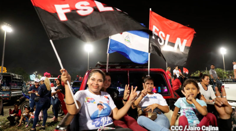 Nicaragüenses congregados en la Plaza La Fe de Managua, en vigilia revolucionaria esperando el 42/19