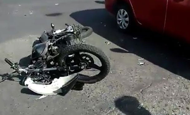 Motocicleta después de un accidente de tránsito