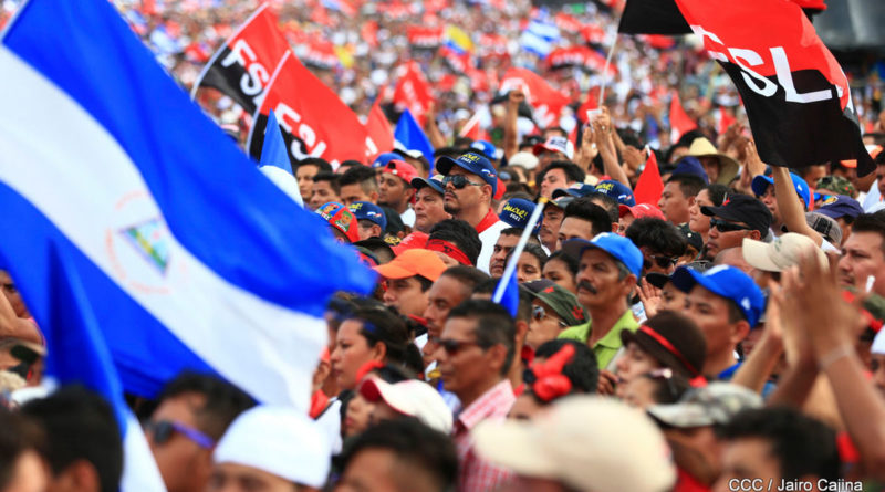 Cientos de miles de nicaragüenses congregados en la Plaza La Fe de Managua, celebrando un aniversario más del Triunfo de la Revolución Popular Sandinista