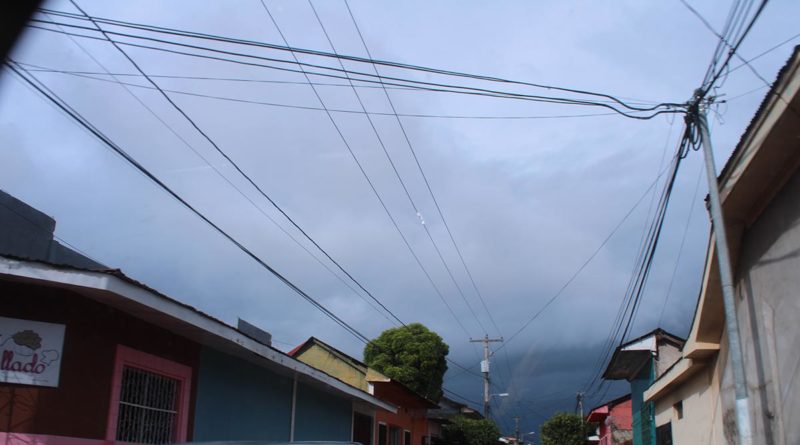 Este lunes las temperaturas descenderán hasta los 33 grados y lluvias por la tarde y noche.