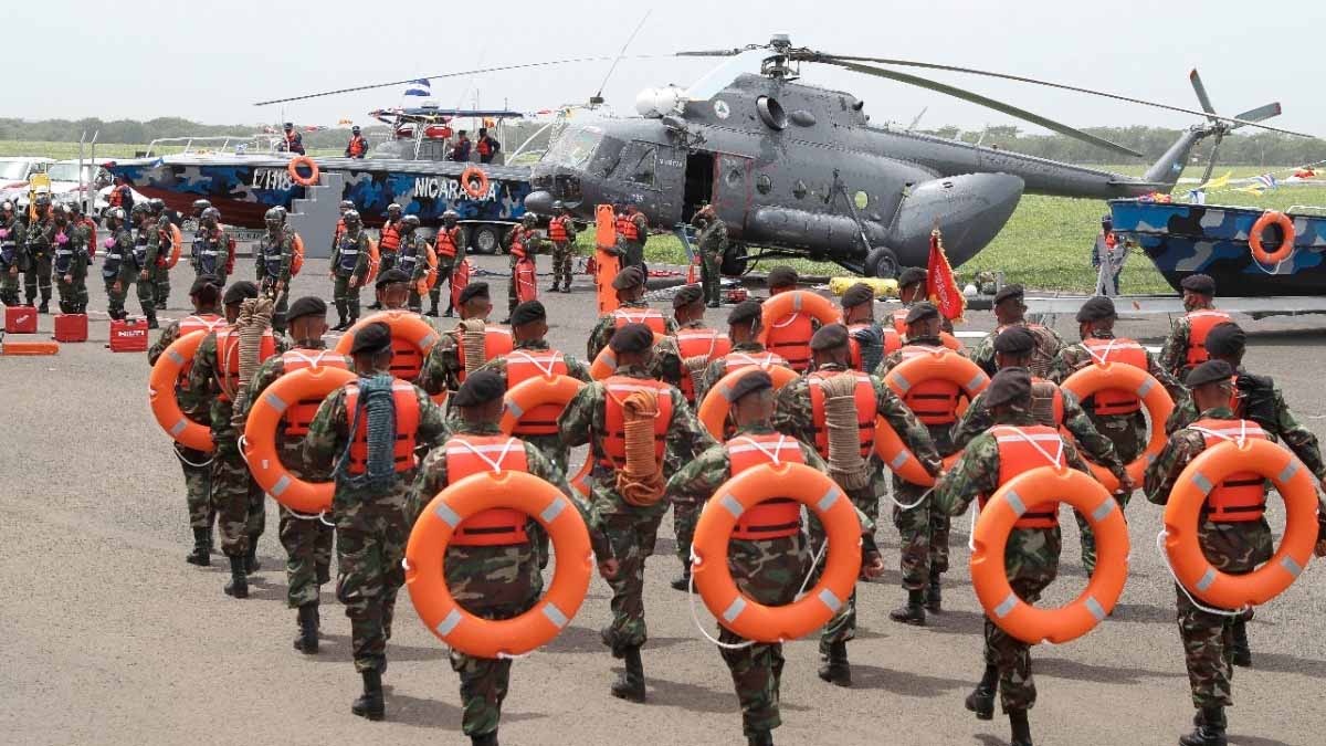Ejército de Nicaragua durante el acto de entrega de los nuevos medios y equipos