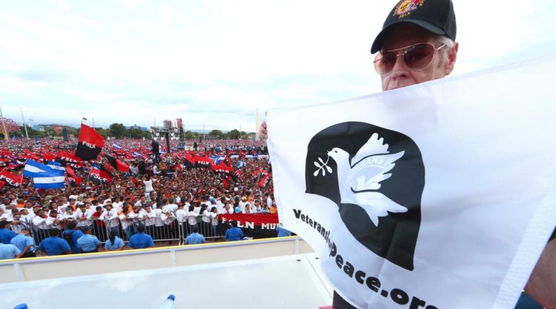 Gerry Condon, ex presidente, Veteranos por la Paz durante la celebración del 40 Aniversario del Triunfo de la Revolución Popular Sandinista.