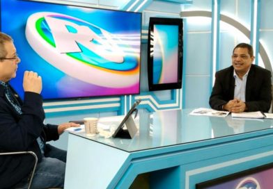 Ministro Iván Acosta en la Revista en Vivo, el lunes 5 de julio de 2021.
