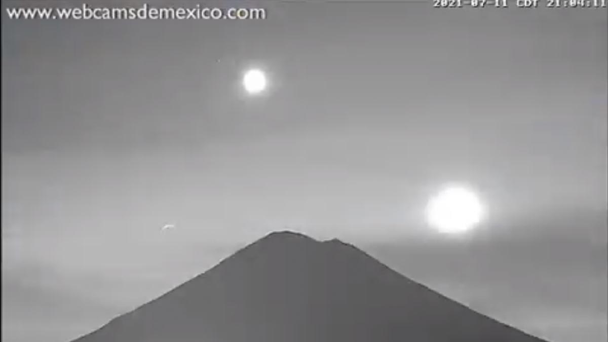 Increíble la Luna, Venus y Marte caen sobre el volcán Popocatépetl