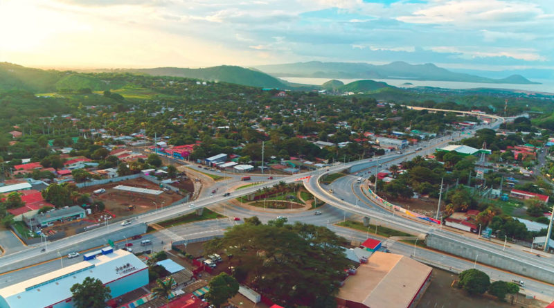 Vista aérea del Puente Desnivel las Piedrecitas, construido por el Gobierno Sandinista