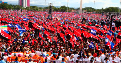 Cientos de miles de nicaragüenses congregados en la Plaza La Fe de Managua, celebrando un aniversario más del Triunfo de la Revolución Popular Sandinista