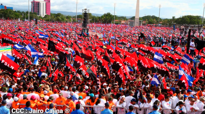 Cientos de miles de nicaragüenses congregados en la Plaza La Fe de Managua, celebrando un aniversario más del Triunfo de la Revolución Popular Sandinista