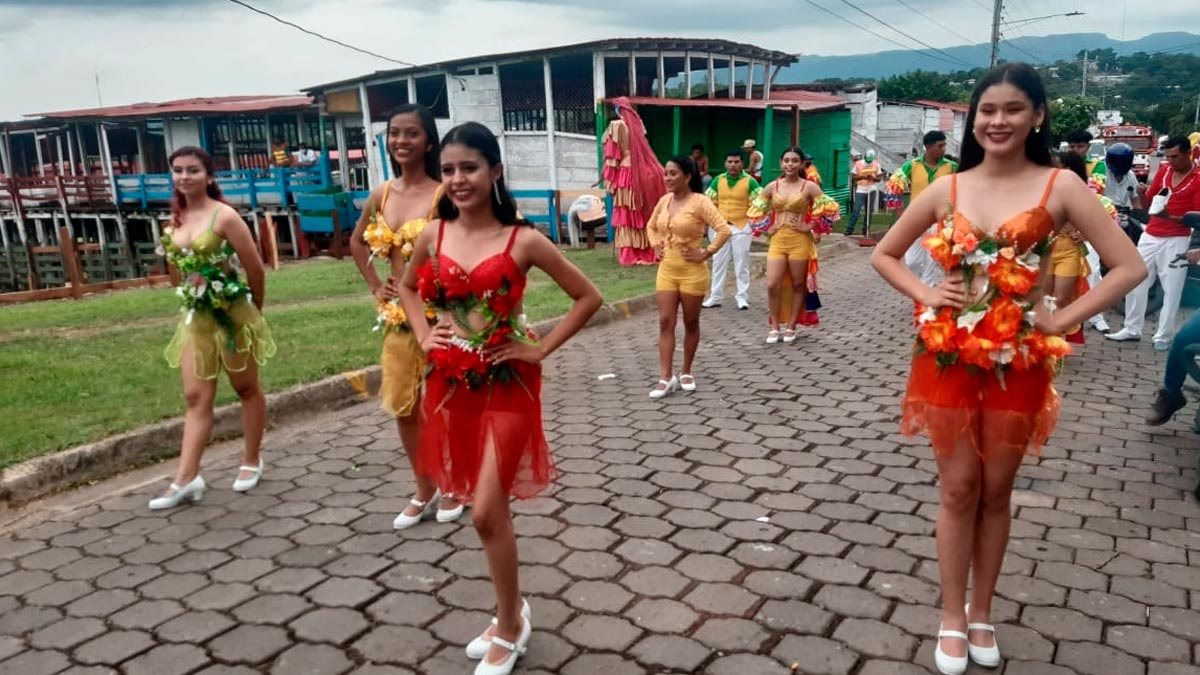 Palillonas de las diferentes comparsas que participaron en el Carnaval 2021 de Juigalpa.