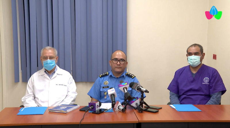 Autoridades de la Policía Nacional y el Instituto de Medicina Legal durante conferencia de prensa