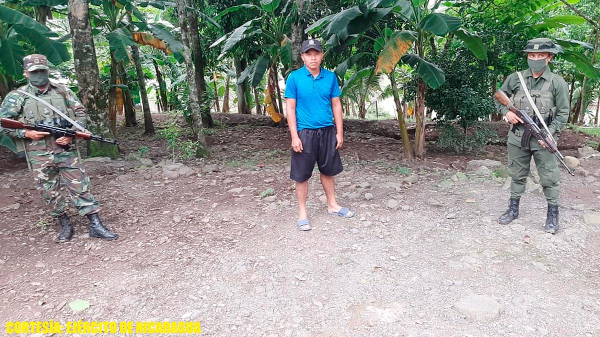 Ciudadano nicaragüense Brandin Nolverto Castillo Jarquín, detenido por dedicarse a la toma y venta ilegal de tierras indígenas, dentro de la Reserva de la Biósfera de Bosawás.