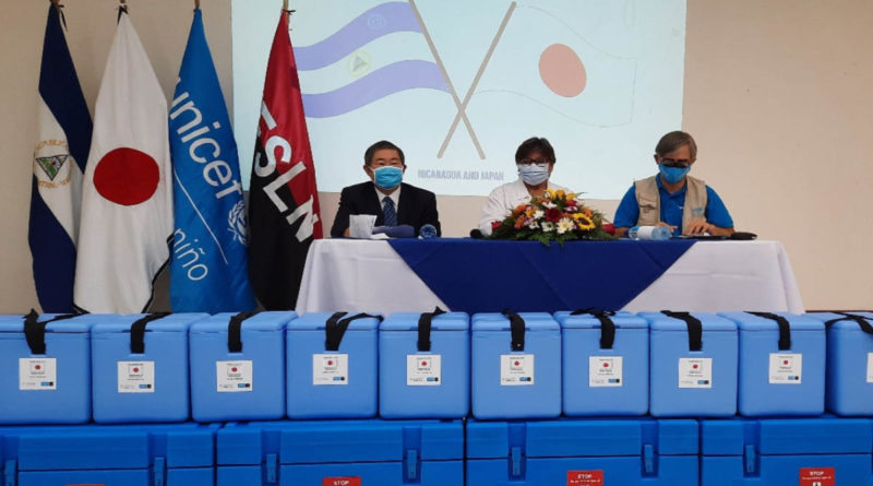 Autoridades del MINSA, Japón y Unicef durante la entrega de la donación