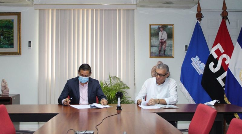 ENACAL firma contrato para supervisión de proyecto en Chinandega