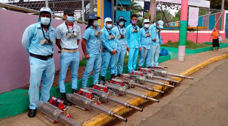 Brigadistas del Ministerio de Salud de Nicaragua en el Barrio Eduardo Contreras de Managua