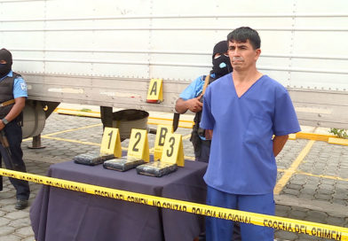 Santos David Acosta Sires de nacionalidad salvadoreño, durante la presentación de la Policía Nacional de Nicaragua, sobre la incautación de 3 kilos de cocaína en El Guasaule.